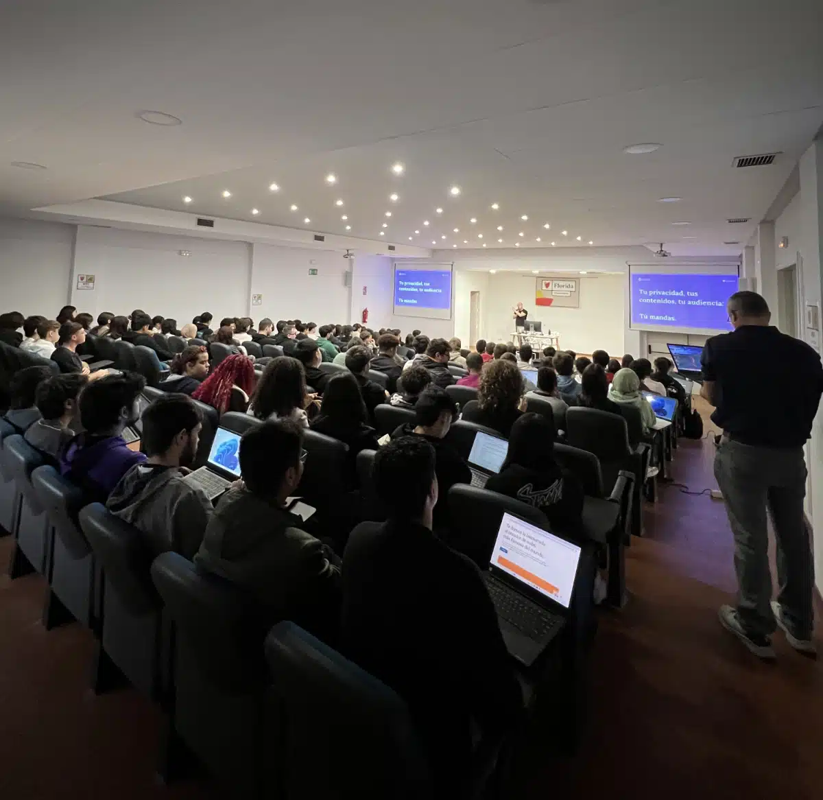 120 alumnos - 3 centros